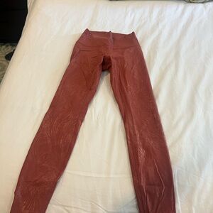 Textured lululemon pink/mauve Leggings